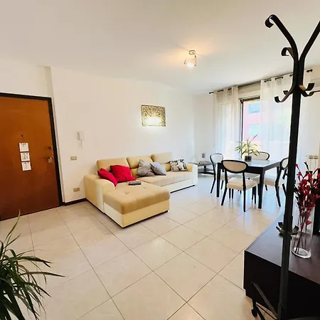 アパート Very Big And Modern Flats With Terra E In Navigli ミラノ
